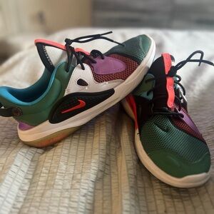 Nike mens Green and Purple Sneakers